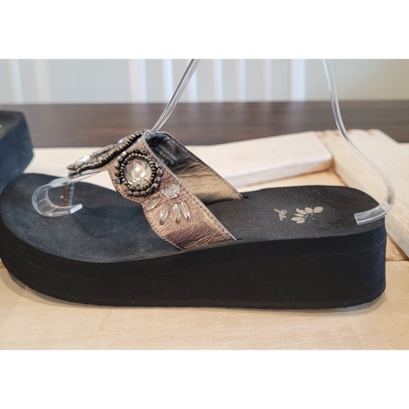 Yellow Box Cherilyn Bronze Beaded Rhinestones Leather 9 Wedge Flip Flops Sandals - Picture 5 of 11
